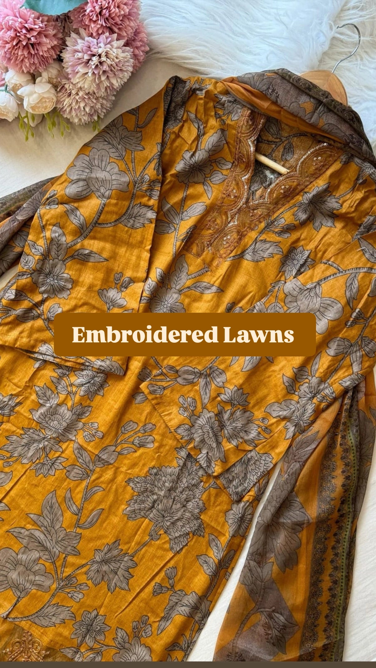 Formal Cotton Suit Featuring Embroidered Patches