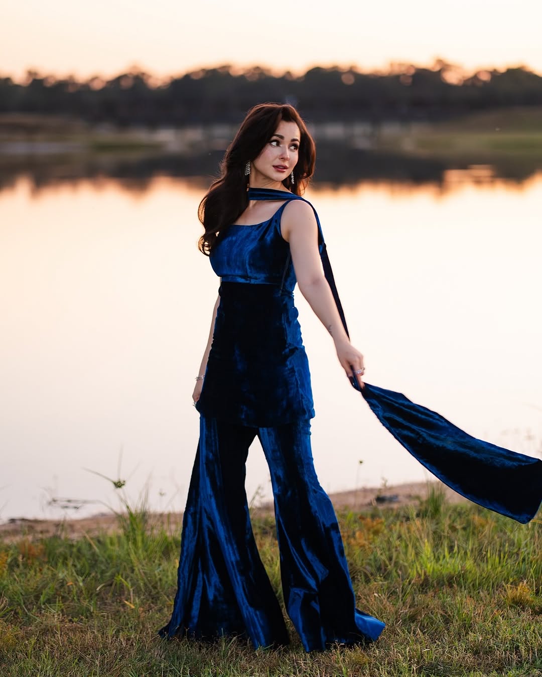 Hania Amir Inspired Velvet Outfit By The Elite Fashion