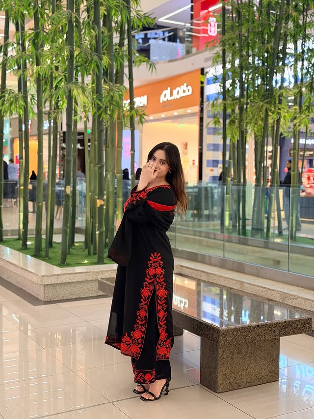 Katrina Viral Saiyara Outfit