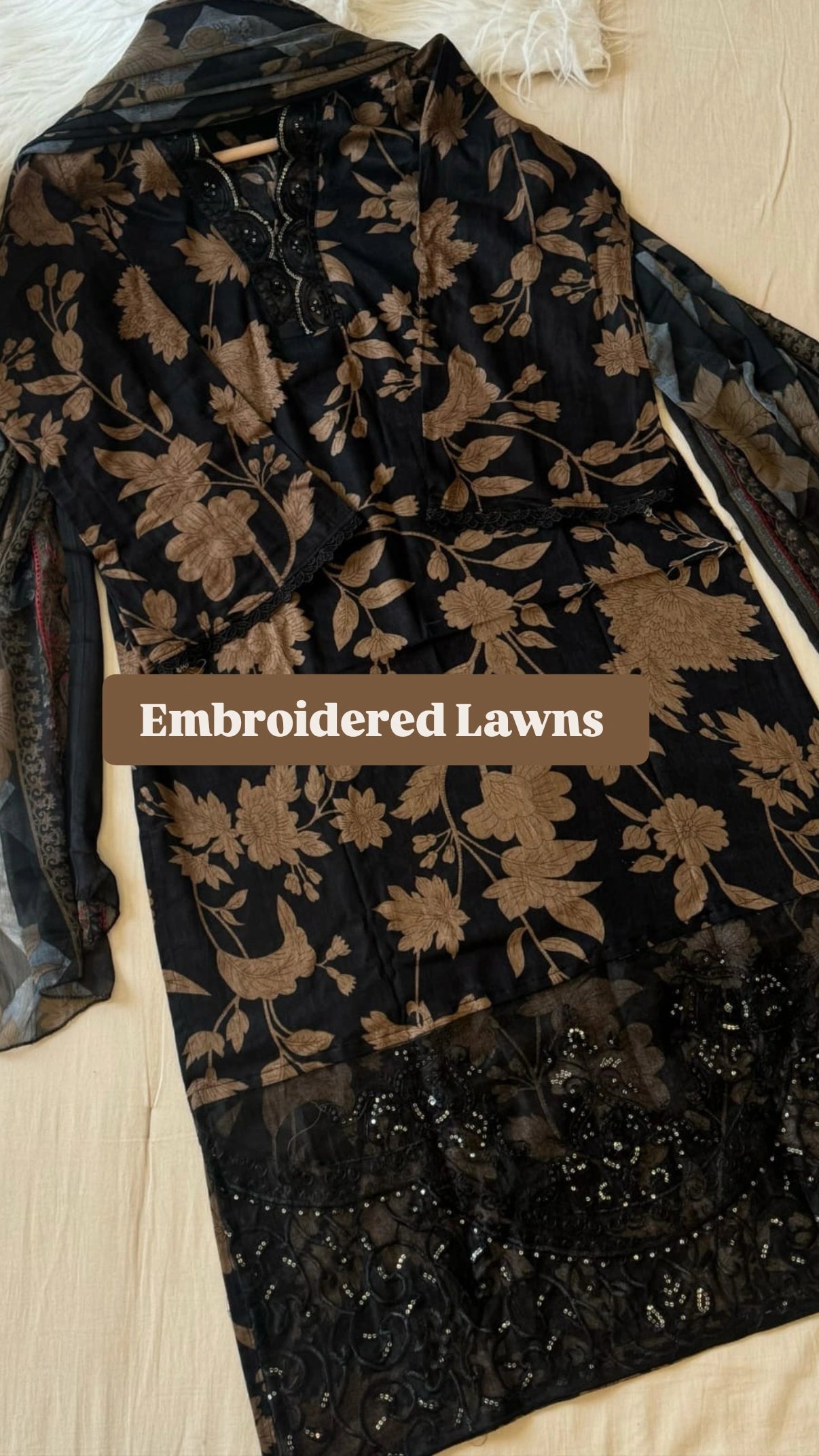 Formal Cotton Suit Featuring Embroidered Patches